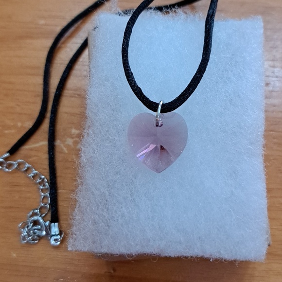 Morning Iris Crystal Heart Necklace - Picture 5 of 6